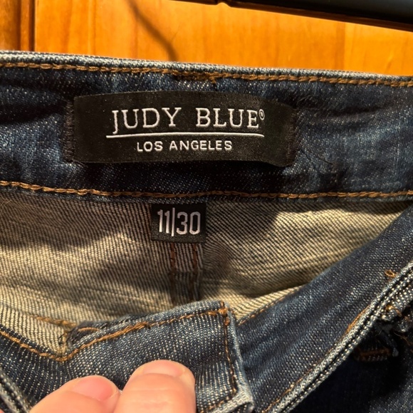 Judy Blue Evansville Mid Rise Distressed Relaxed Fit Jeans Size 11/30 - Picture 4 of 7